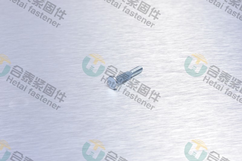 起发电机螺钉82